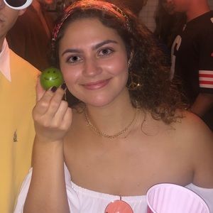 Meet your Posher, Camille